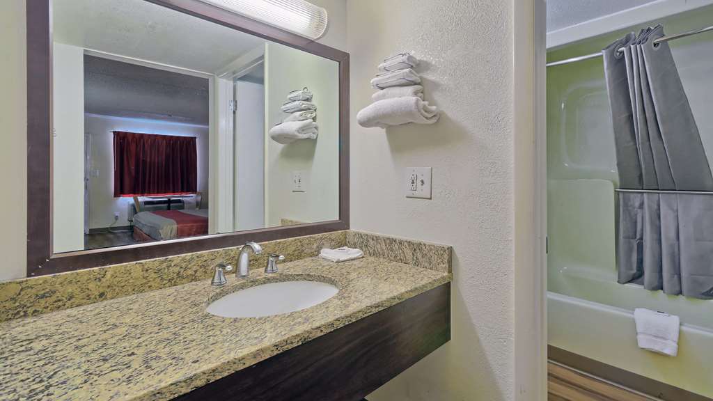 Motel 6 Maple Shade Township NJ Philadelphia Mt Laurel - photo 13
