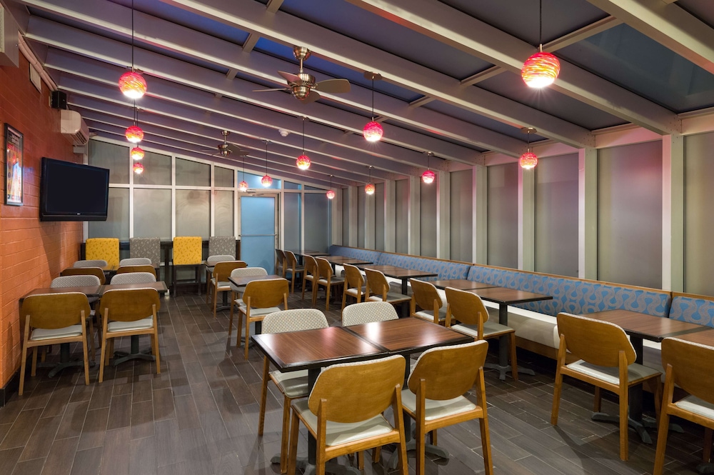 Hampton Inn Manhattan Times Square South - photo 30