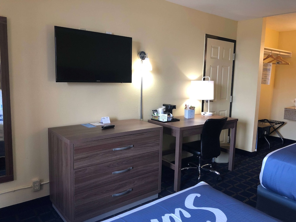 Days Inn by Wyndham York Alabama - photo 24