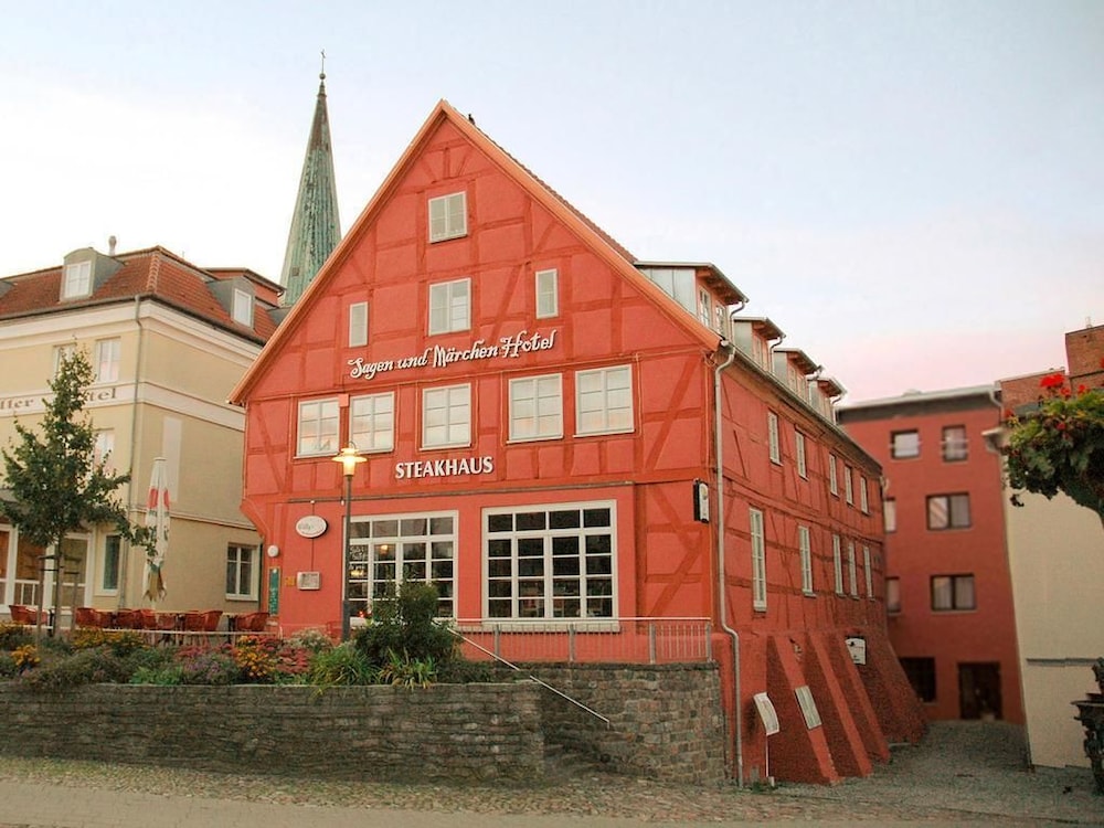 Märchenhotel Bergen — Bergen Auf Ruegen — photo 3
