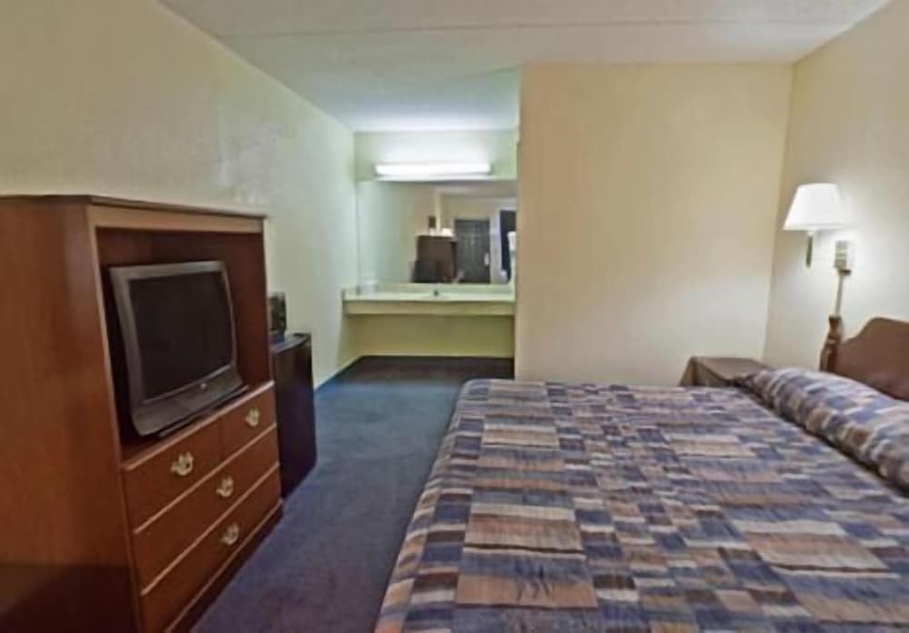 Americas Inn - photo 16