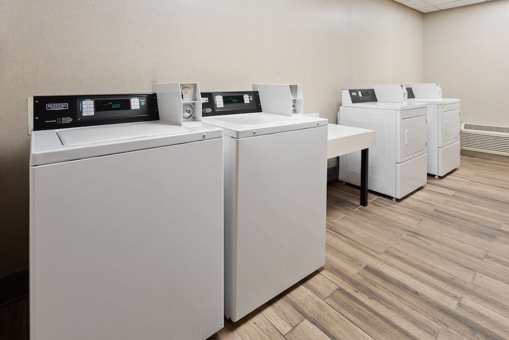 Hampton Inn & Suites Scottsburg - photo 24
