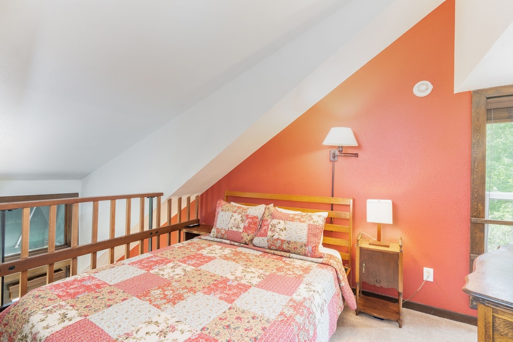 Manitou Lodge 9 Hotel Room by Alpine Lodging Telluride - photo 2