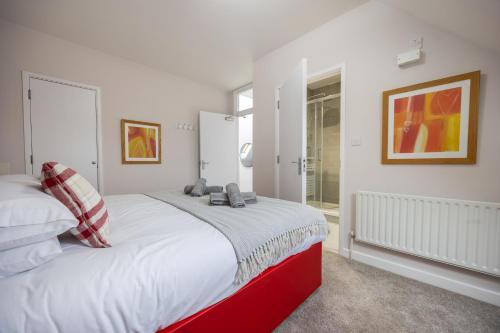 Stunning 3BR Free Parking near Town Center Long term discoun