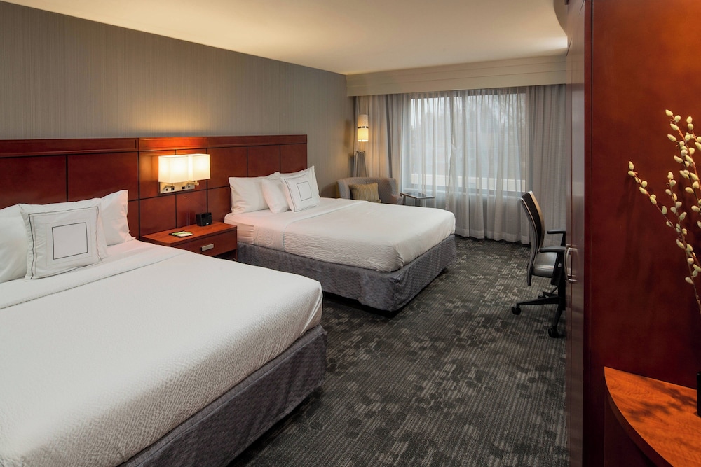 Courtyard Marriott Lafayette - photo 12