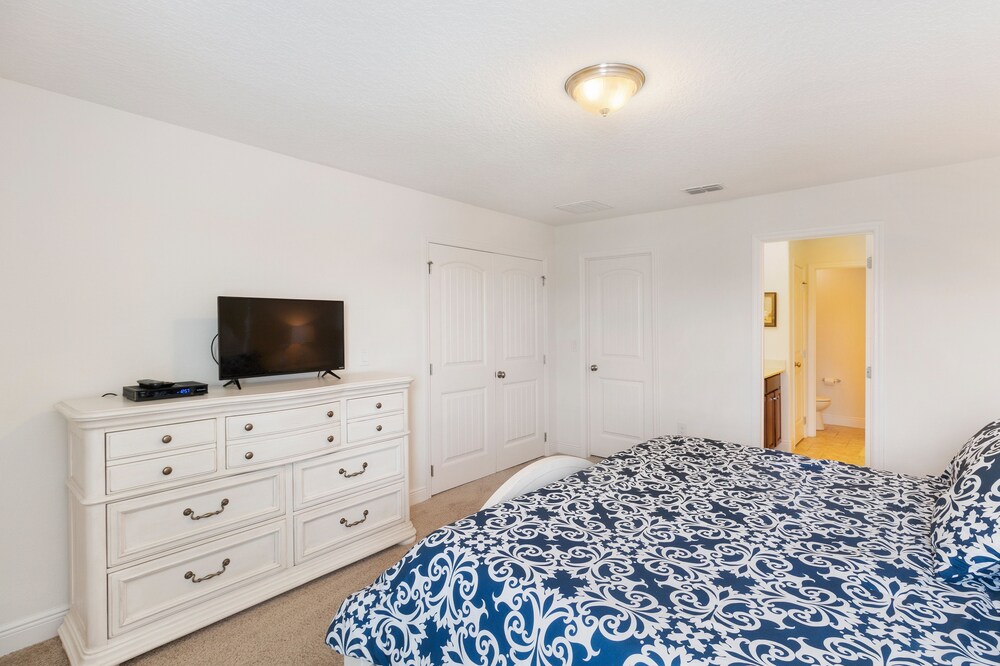 6 Bedrooms 5 Bathrooms Solterra 4193 Od - photo 4