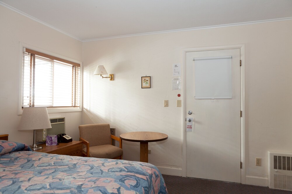 Town & Country Motor Inn - photo 5