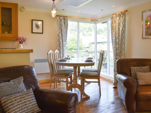 Drumble Lodge — 4-Star Luxury Hotel in Congleton, United Kingdom
