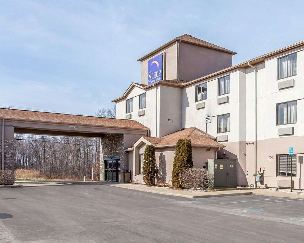 Sleep Inn & Suites Near I 90 and Ashtabula - photo 2