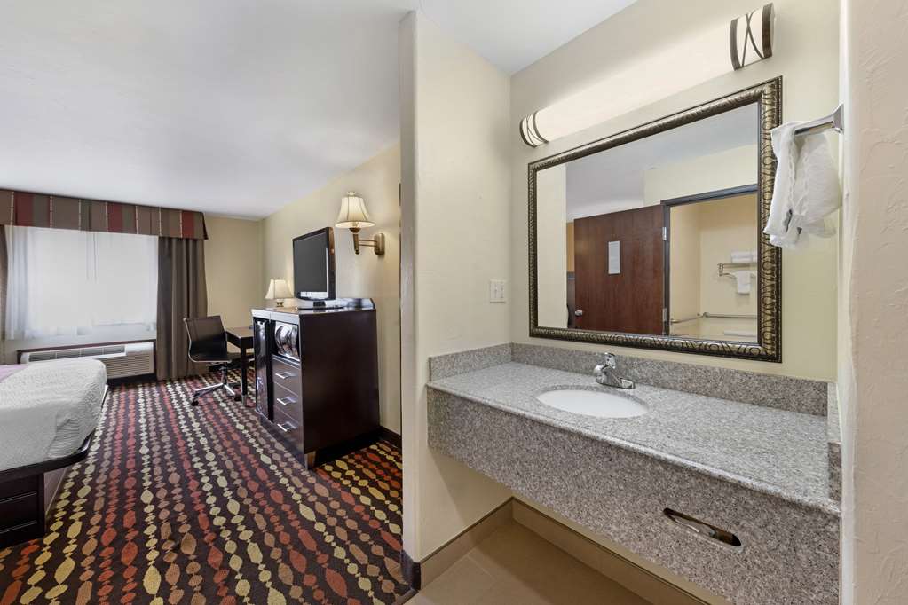 Best Western Greentree Inn & Suites - photo 13
