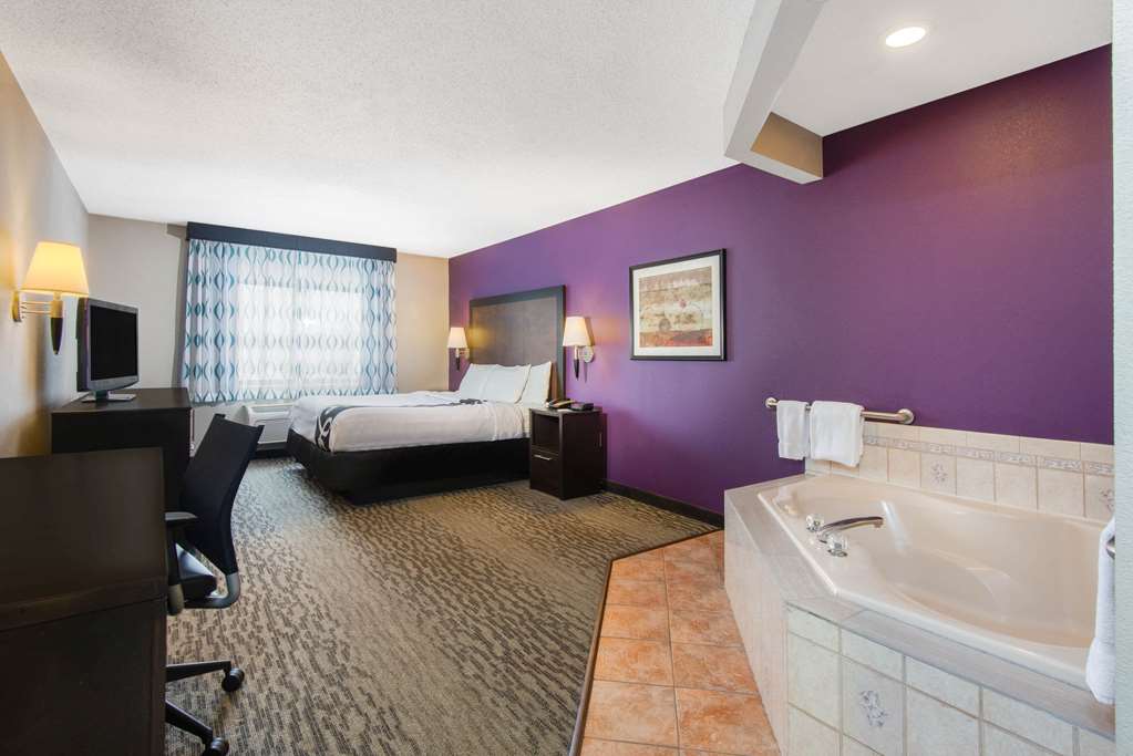 La Quinta Inn & Suites by Wyndham Erie - photo 47