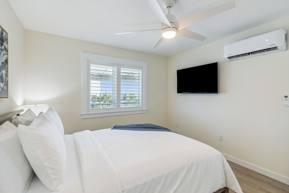 Seahorse Oceanfront Inn - photo 34