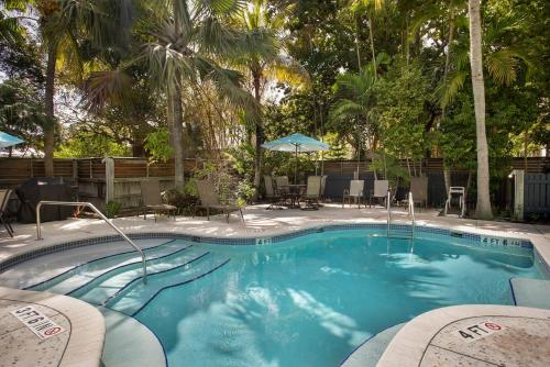 Two Duval Street Condos w parking and pool — 4-Star Luxury Hotel in Key West, United States