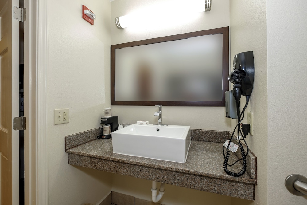Red Roof Inn Plus Hammond - photo 42