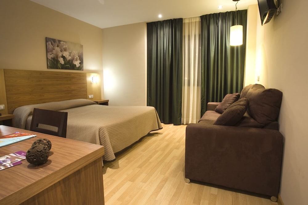 Hotel Mar de Plata in Sarria, Spain