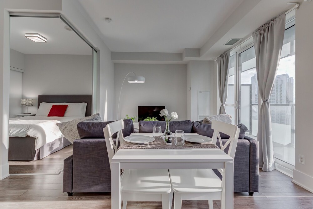 Noel Suites John and Front St West in Toronto, Canada