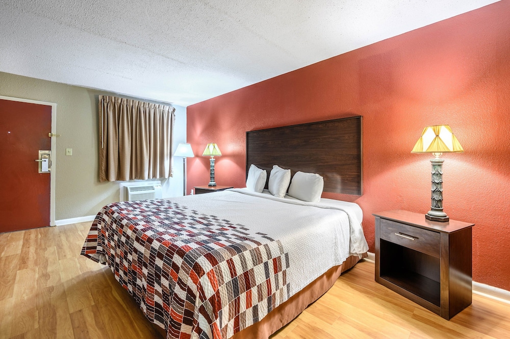 Red Roof Inn Sylacauga - photo 10