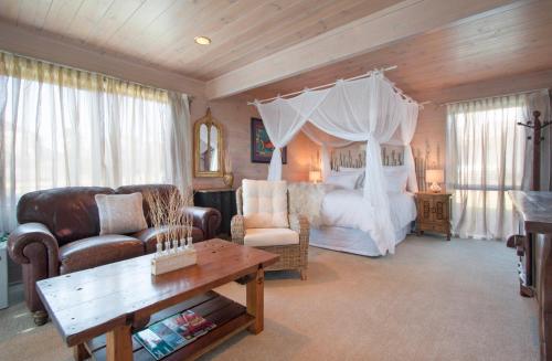 Two Bare Feet — 4-Star Luxury Hotel in Waihi Beach, New Zealand