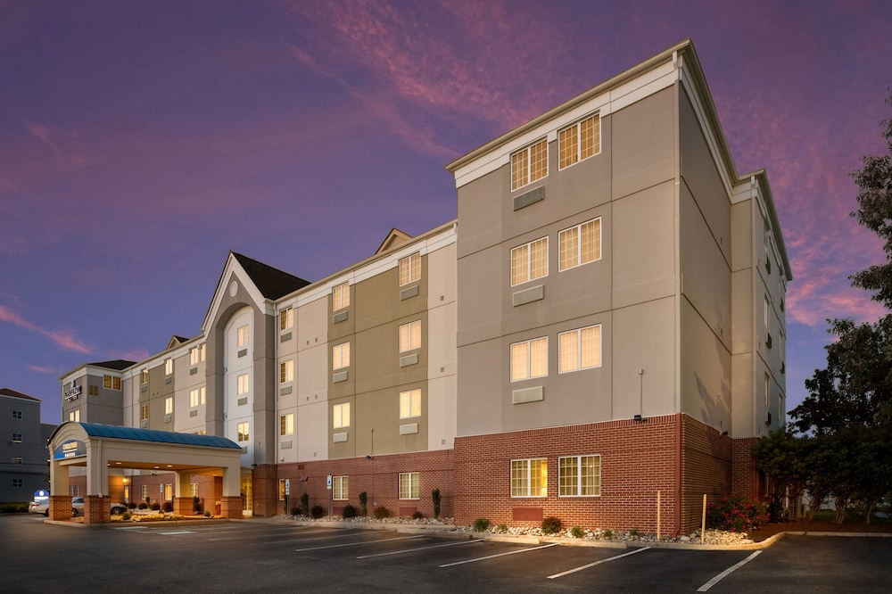 Candlewood Suites Virginia Beach Town Center by IHG - photo 31