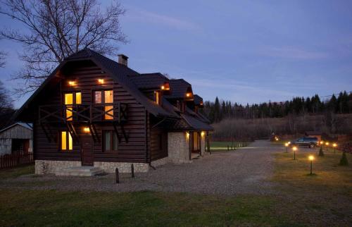 Dom Gościnny Borsuczyna — 4-Star Luxury Hotel in Cisna, Poland