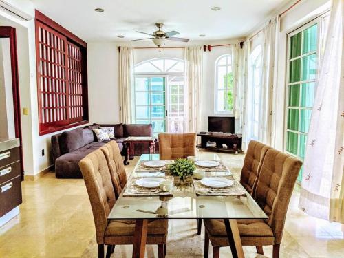 18br up to 50guest Castillos Playacar walk to Beach and 5th Ave 1000Mbps in Playa Del Carmen, Mexico