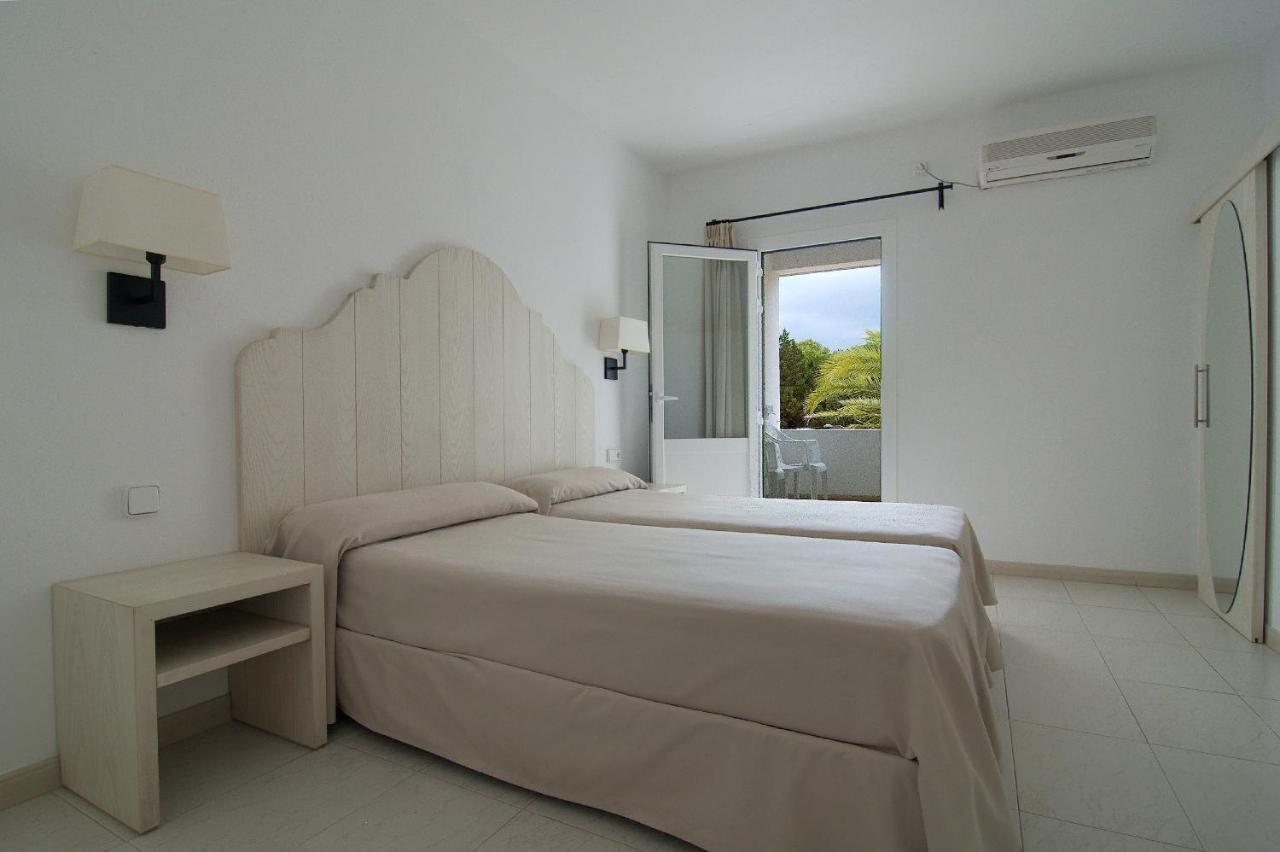 Capri - carbon neutral hotel in Sant Francesc De Formentera