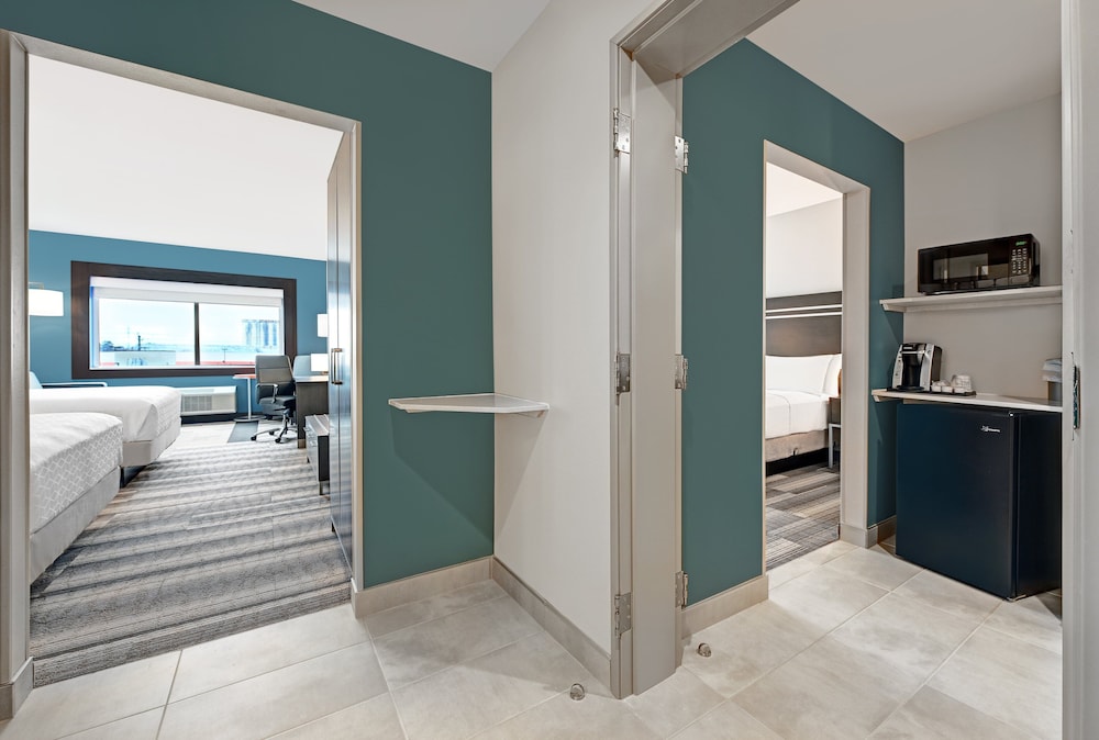 Holiday Inn Express & Suites Houston Memorial City Centre by IHG - photo 3