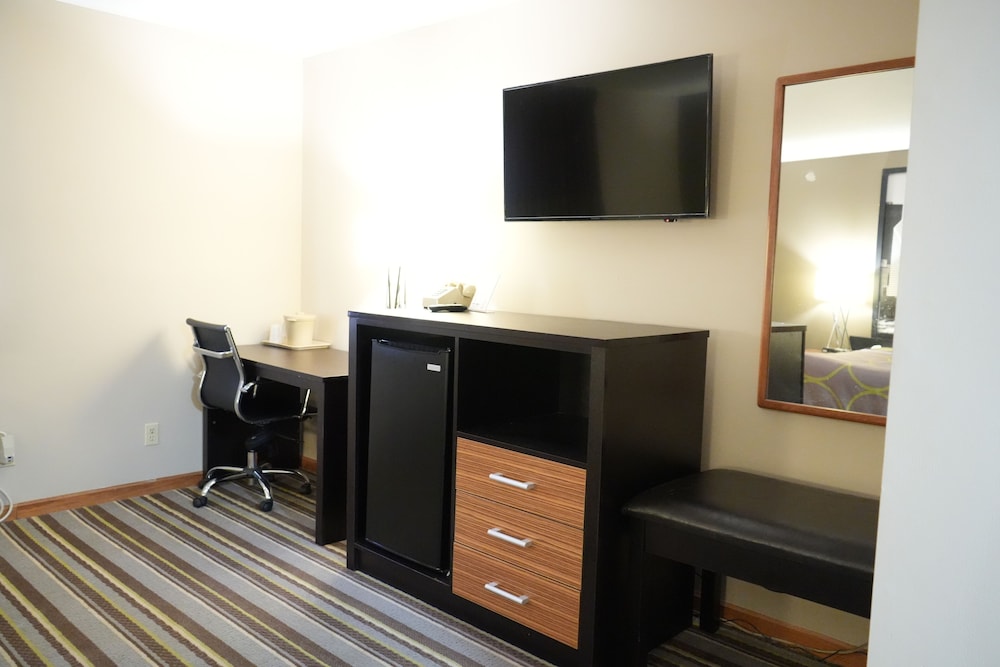 Watseka 24 Inn & Suites - photo 14