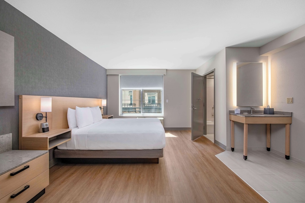 Hyatt Place Riverside Downtown - photo 16