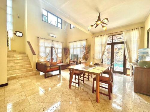 kuta 5BR private villa pool near airport — 4-Star Luxury Hotel in Kuta, Indonesia