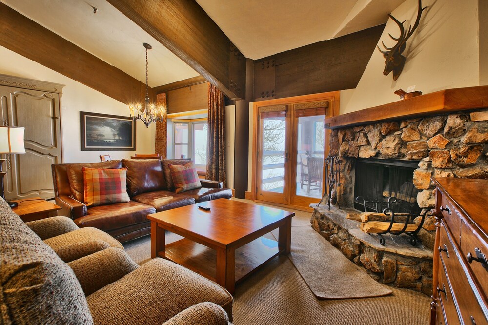 Luxury Two Bedroom Suite with Mountain Views 2 Apartment Hotel by RedAwning - photo 7