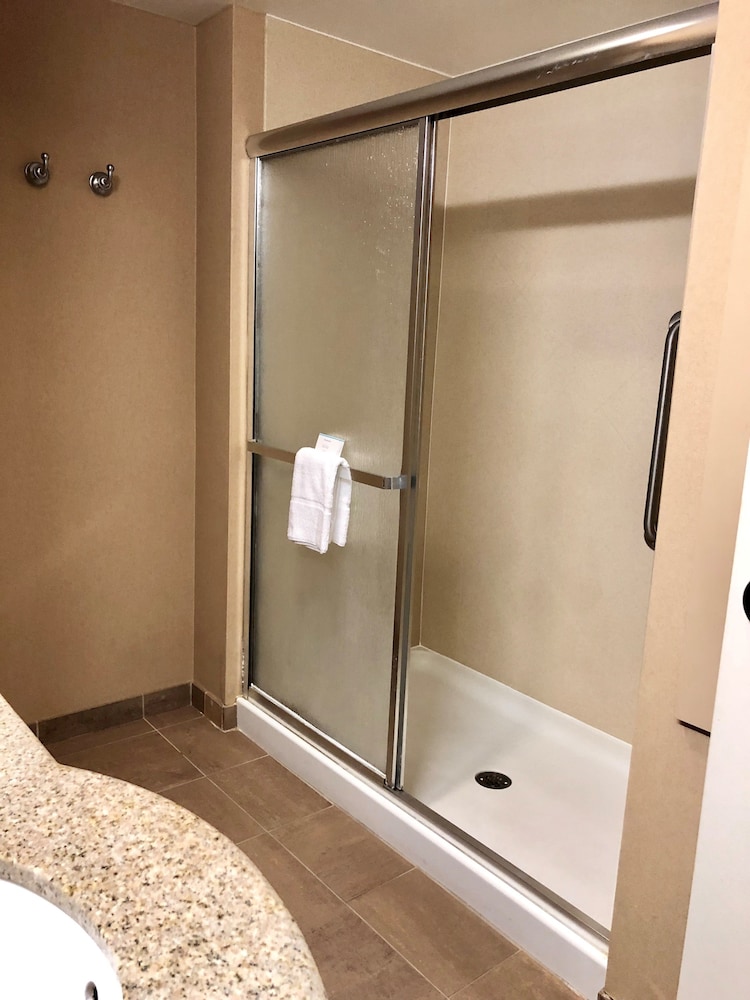 Hampton Inn & Suites Norfolk Airport - photo 17