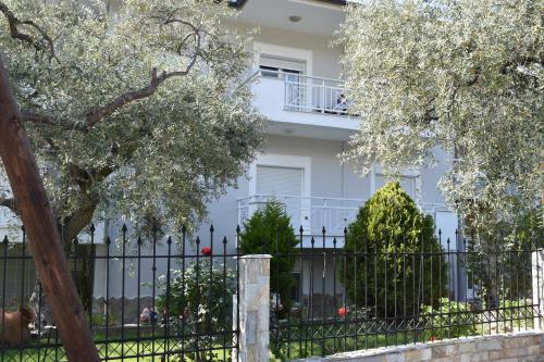 Papachristos Villa — 4-Star Luxury Hotel in Prinos, Greece
