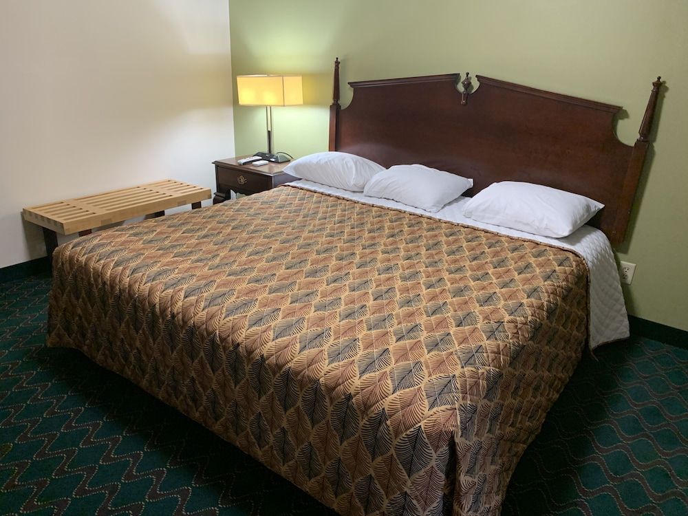 Bing's Motel - photo 14