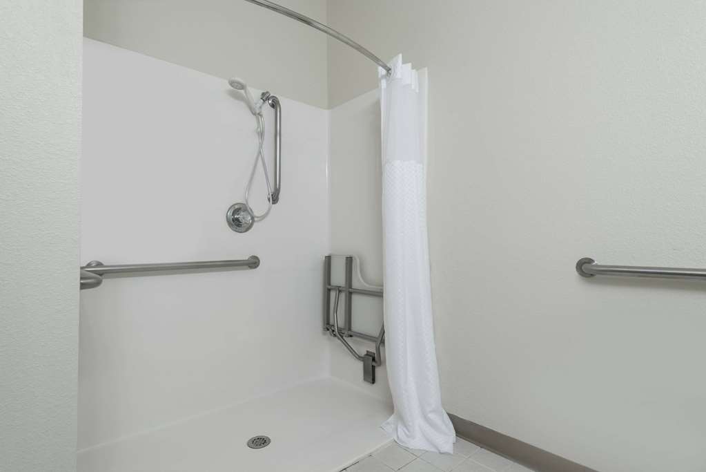 Baymont by Wyndham Noblesville - photo 10