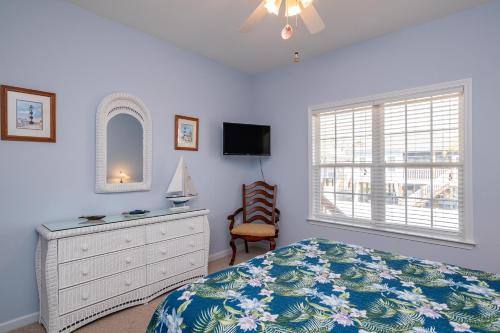 Nemo's Place by Oak Island Accommodations - photo 21
