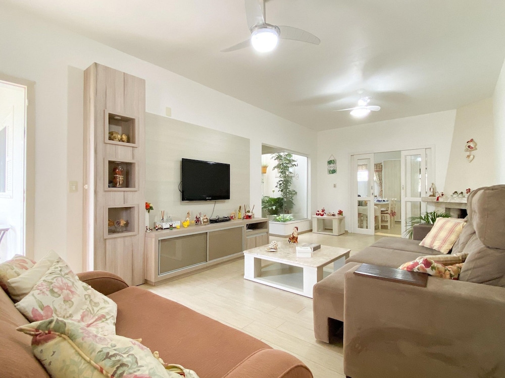 Casa na Lagoa Farol Sta Marta Laguna LAG010 — 4-Star Luxury Hotel in Laguna, Brasil