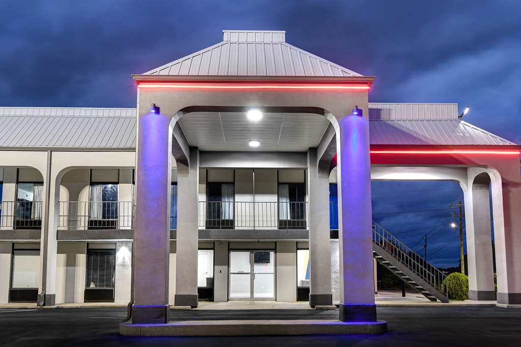 Studio 6 Meridian MS Bonita Lakes - photo 4