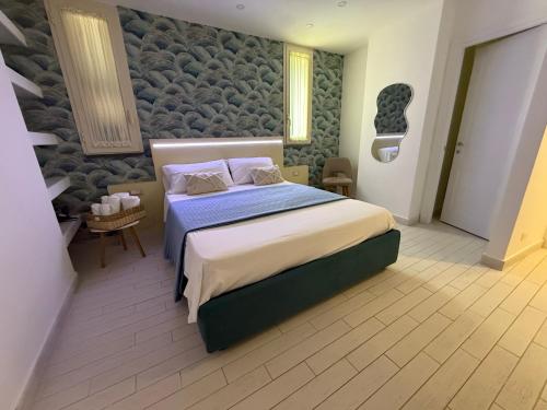 Resta Cu Mme a Chiaia — 4-Star Luxury Hotel in Naples, Italy