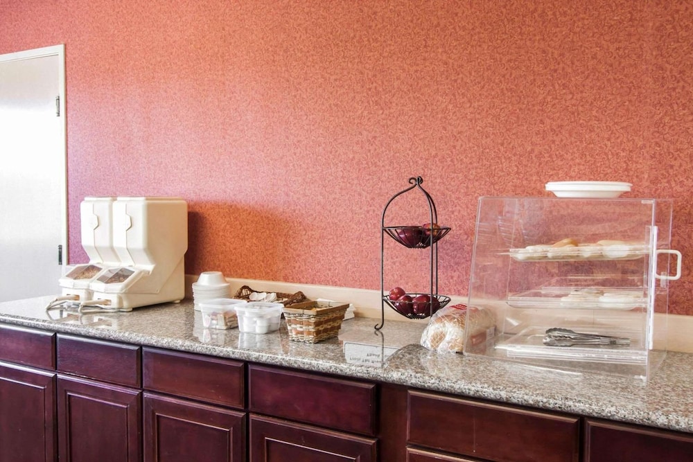 Bridgeway Inn & Suites Sublimity - photo 36