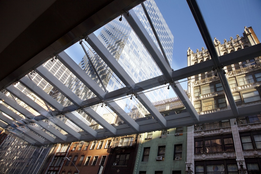 Hilton Garden Inn New York Times Square North - photo 36