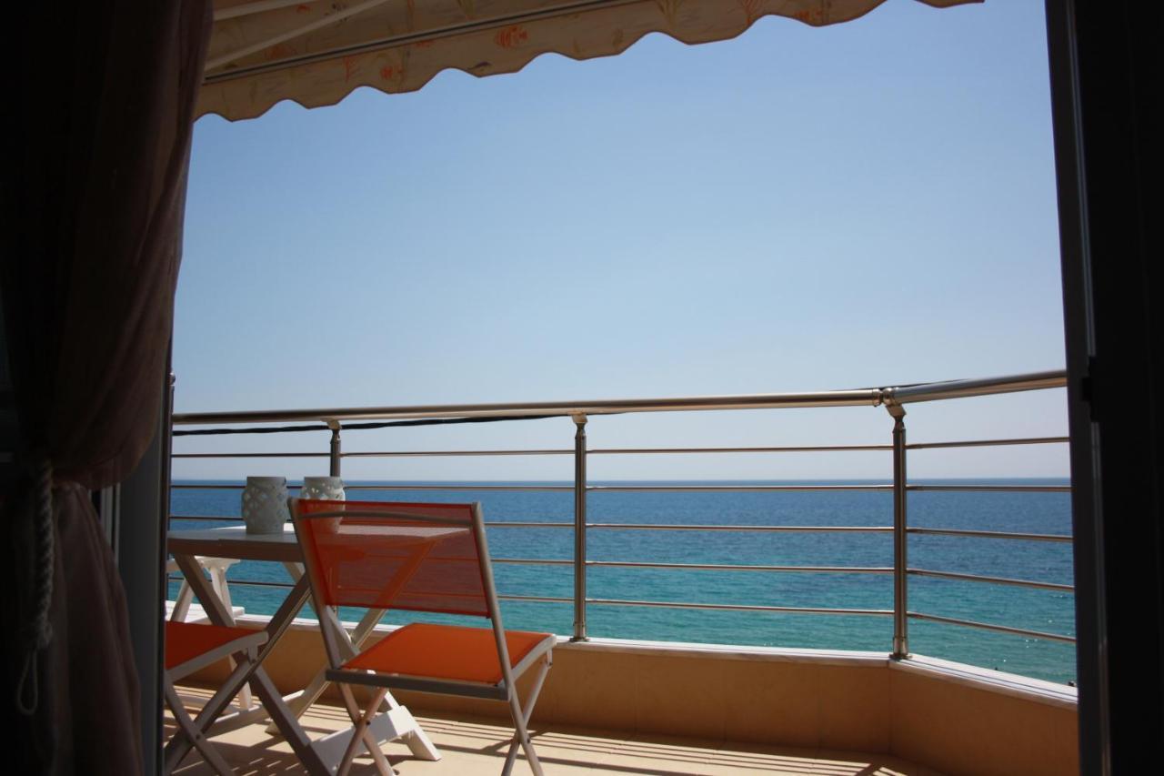 Above the Sea Apartment — 4-Star Luxury Hotel in Nea Kallikrateia, Greece