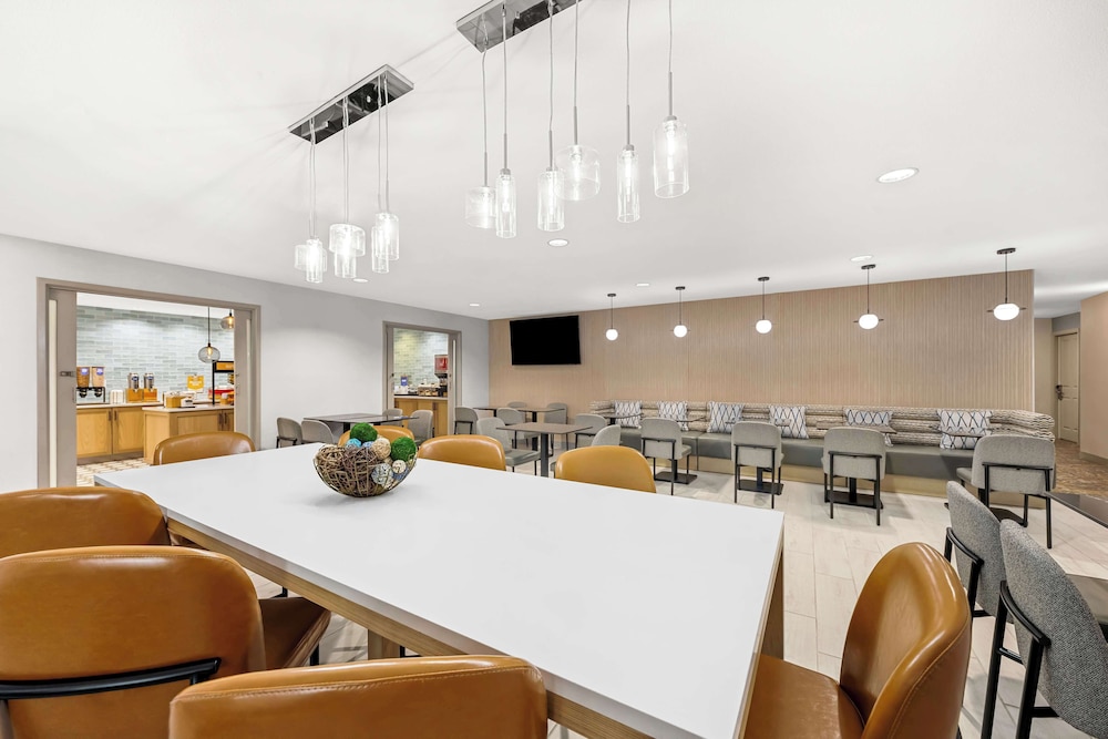 Hampton Inn Morgan Hill - photo 46