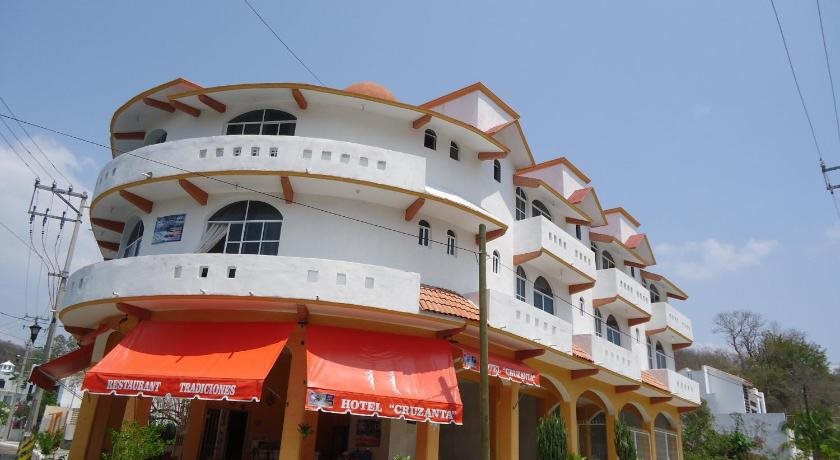 Hotel Cz in Santa Maria Huatulco, Mexico