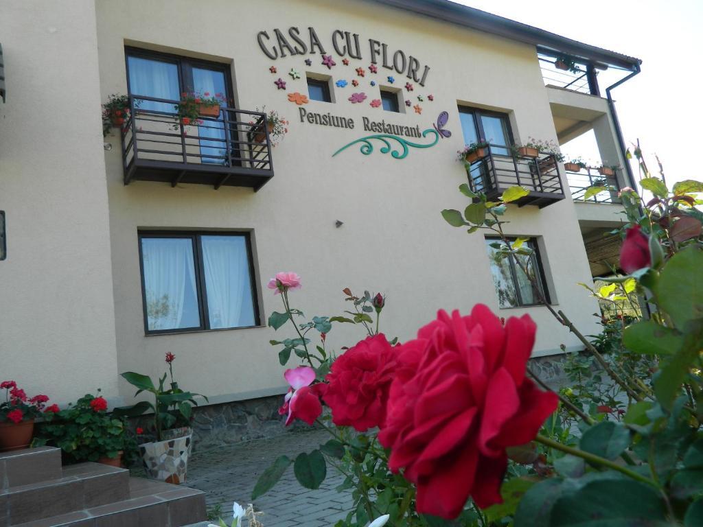 Pensiunea Casa cu Flori — 4-Star Luxury Hotel in Cisnadie, Romania