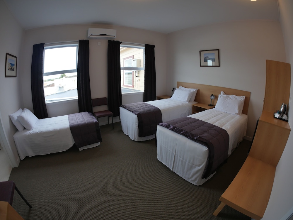 Masonic Hotel — Waitara — photo 4