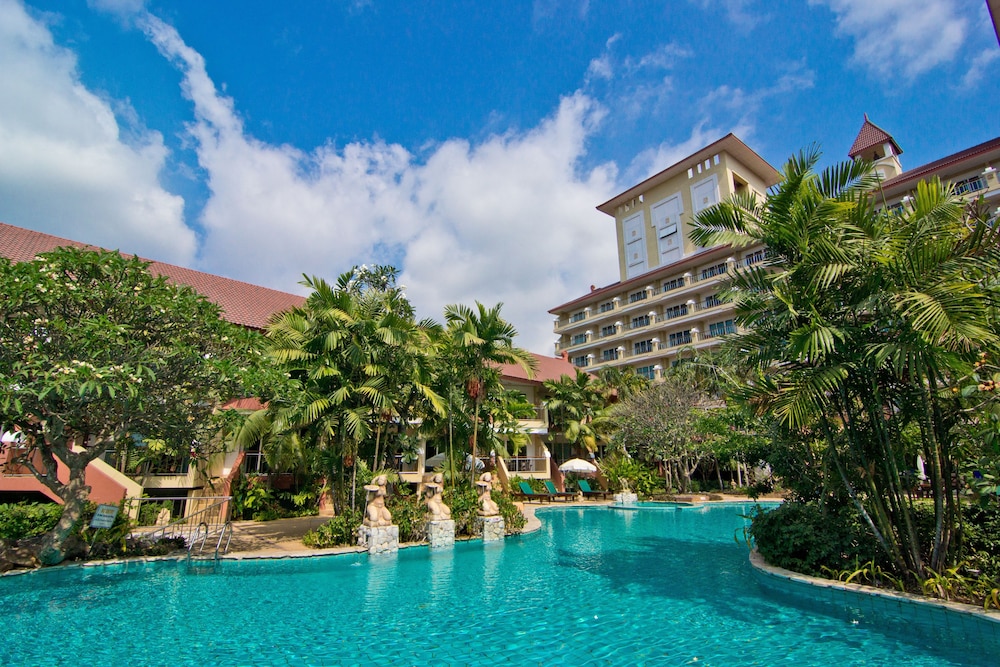 Bella Villa Cabana — 4-Star Luxury Hotel in Pattaya, Thailand