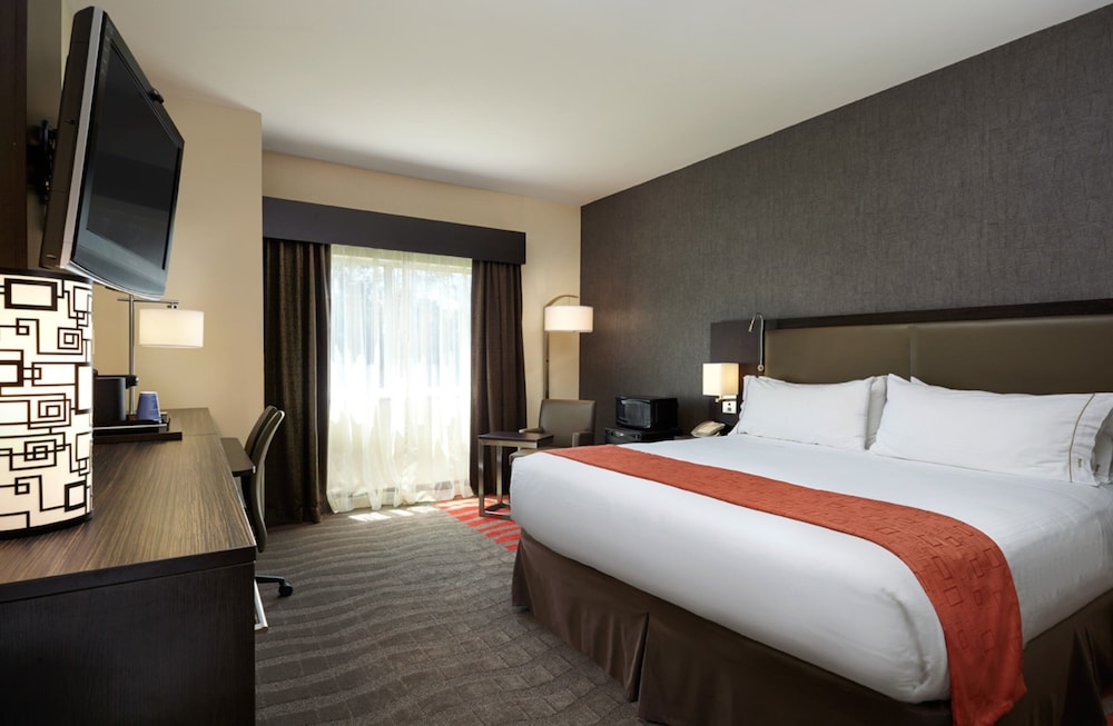 Holiday Inn Express Hotel Naples Downtown 5th Avenue - photo 10