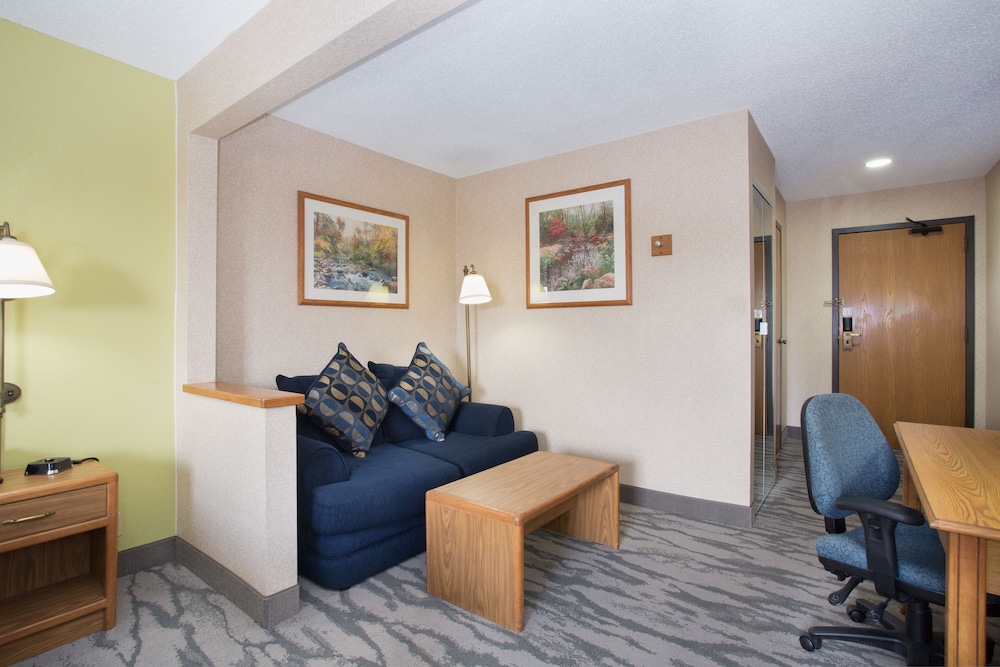 Baymont by Wyndham Thornton - photo 11