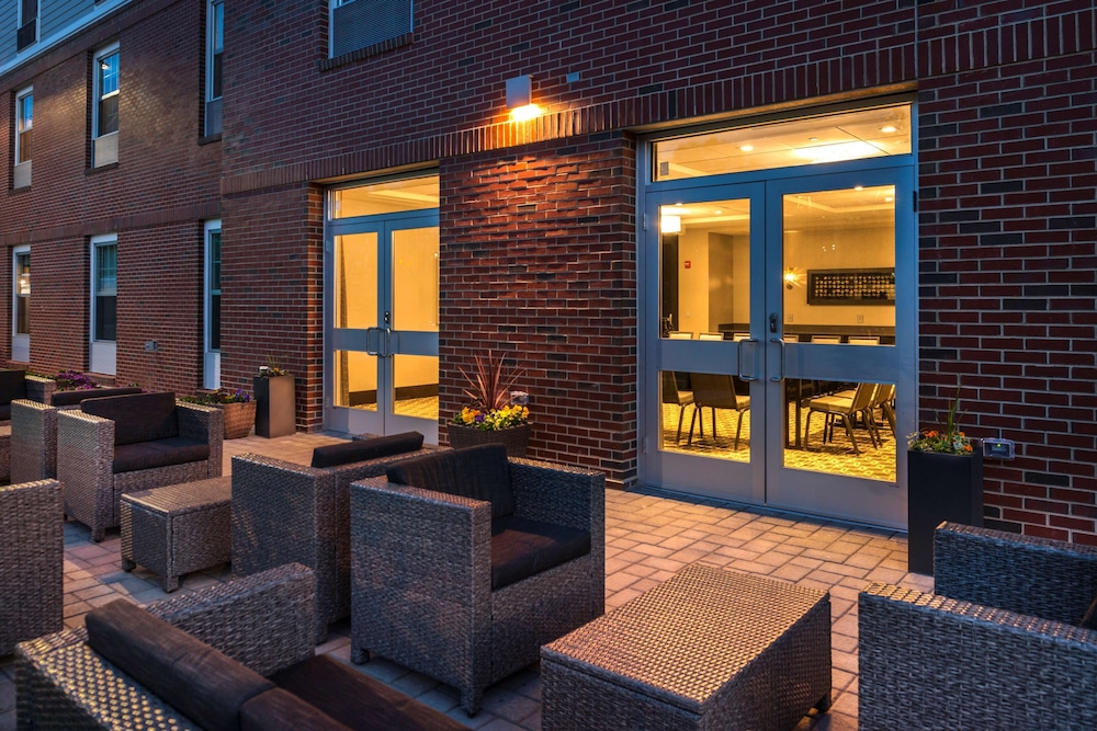 Hampton Inn & Suites Bridgewater - photo 45